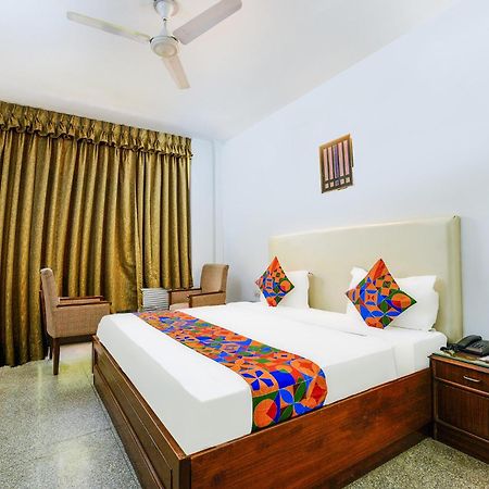 Hotel Exotica Leisure Valley Gurgaon Exterior foto