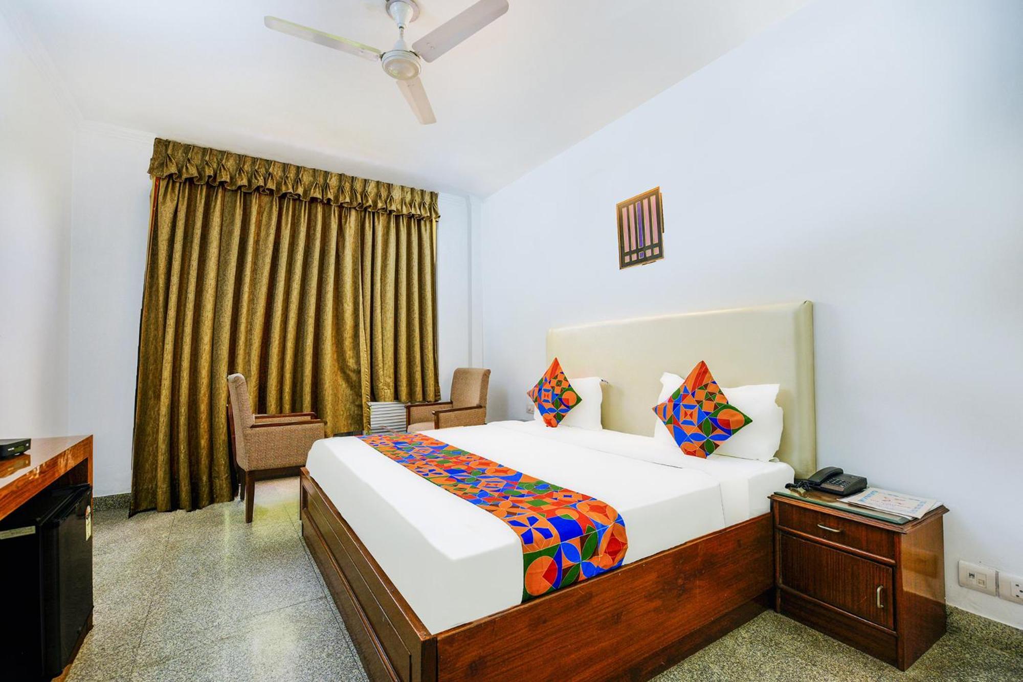 Hotel Exotica Leisure Valley Gurgaon Exterior foto