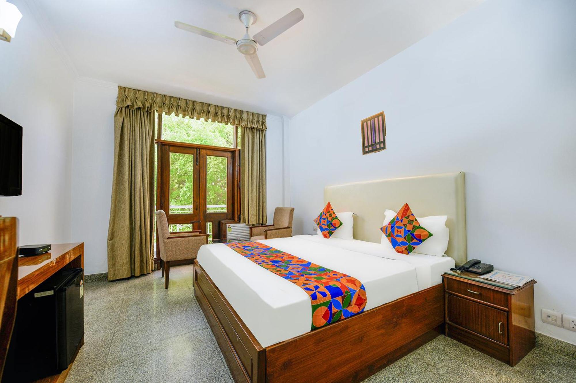 Hotel Exotica Leisure Valley Gurgaon Exterior foto