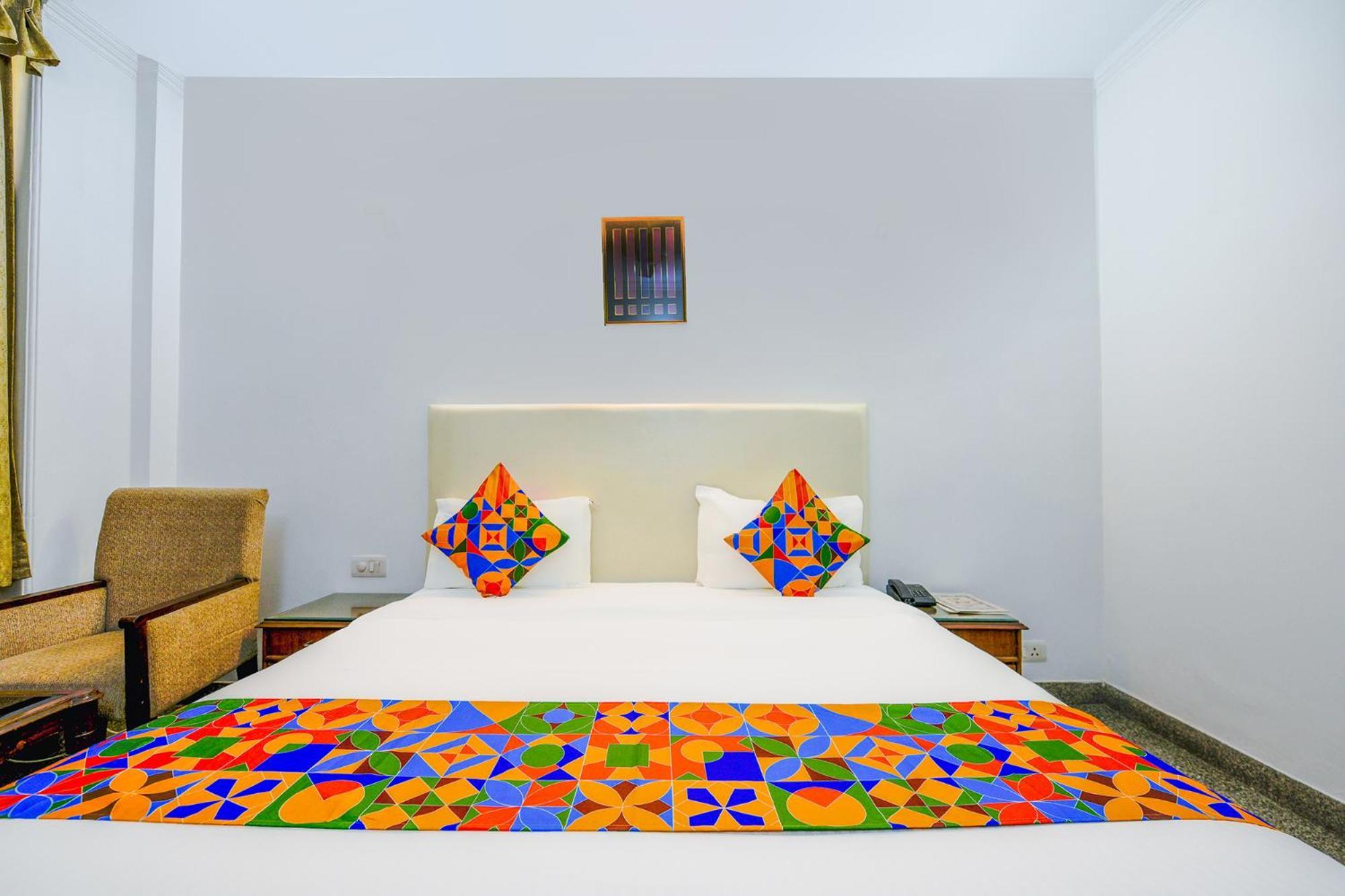 Hotel Exotica Leisure Valley Gurgaon Exterior foto