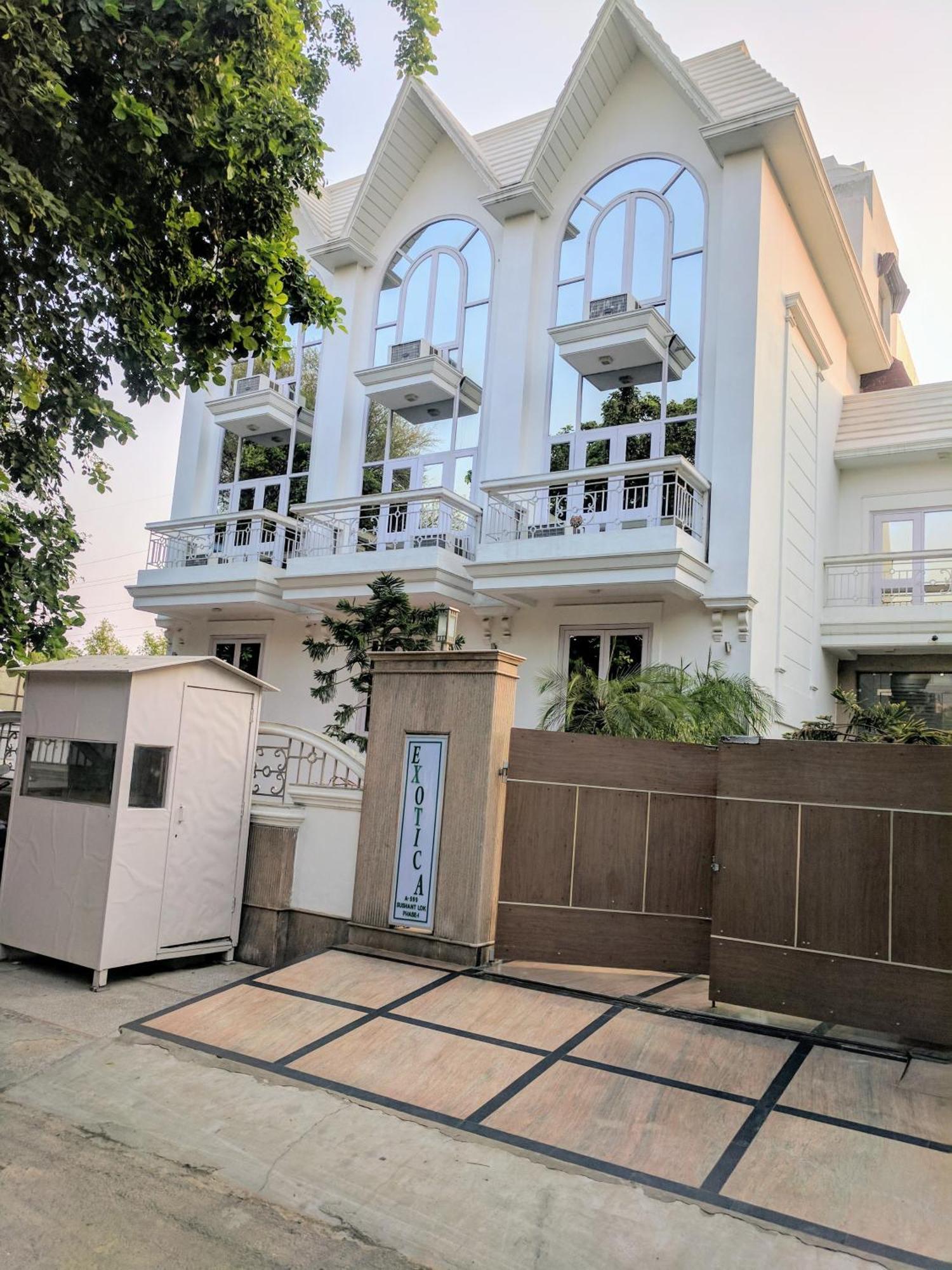 Hotel Exotica Leisure Valley Gurgaon Exterior foto