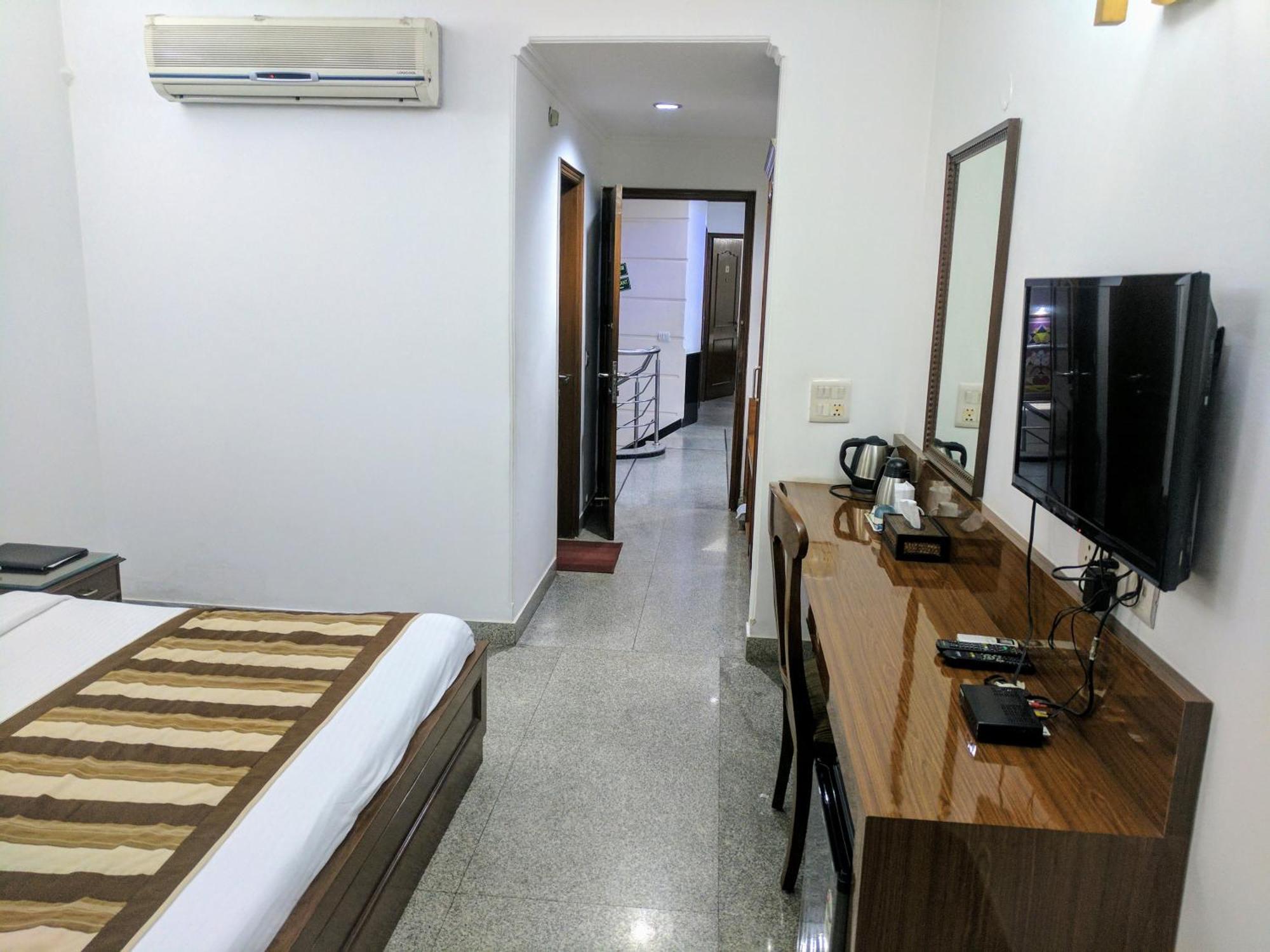 Hotel Exotica Leisure Valley Gurgaon Exterior foto